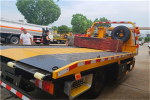 钟楼区附近拖车电话号码服务